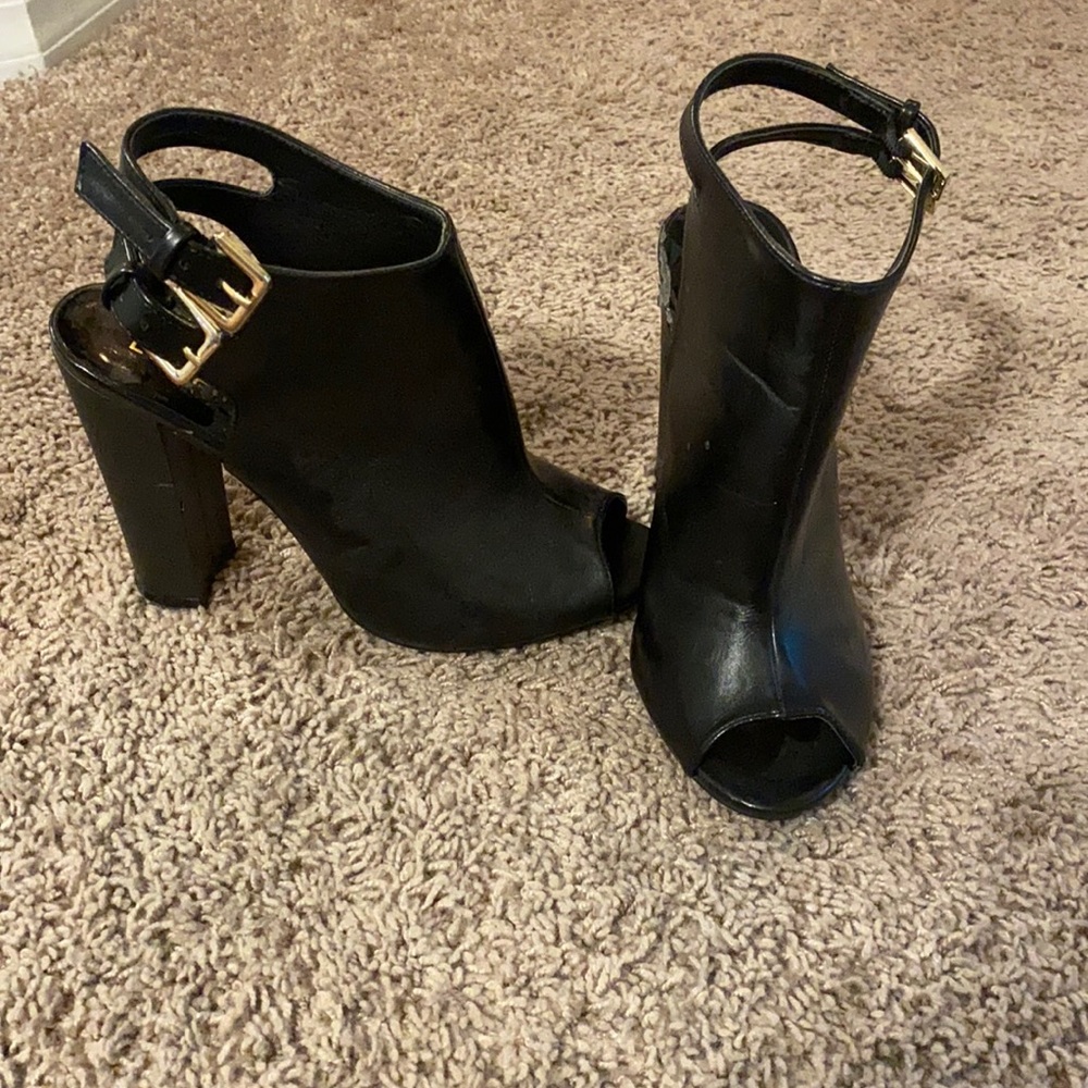 Liliana buckle heels